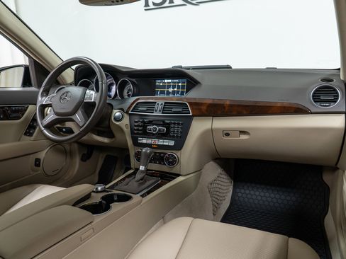 Used 2014 Mercedes-Benz C 300 4MATIC Sedan image 14