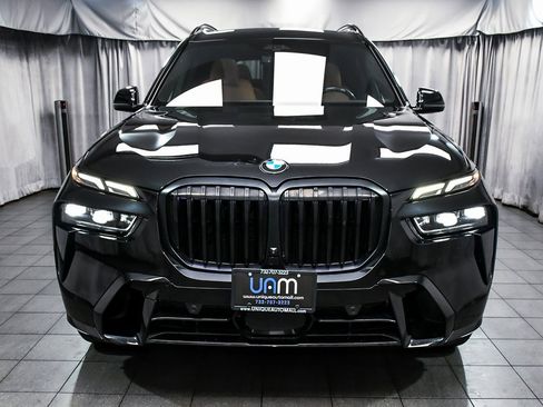 Used 2023 BMW X7 xDrive40i w/ Executive Package image 2