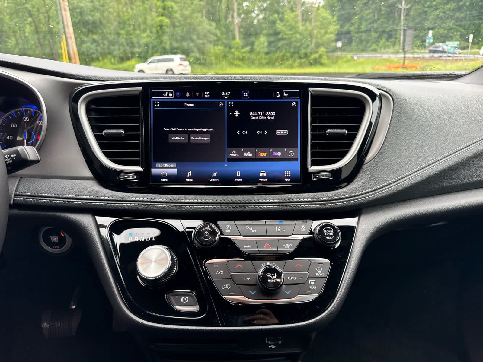 New 2027 Chrysler Pacifica Select AWD/4WD image 23