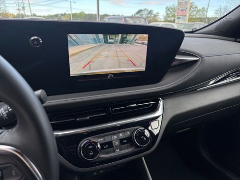 Used 2025 Buick Envista Sport Touring image 26