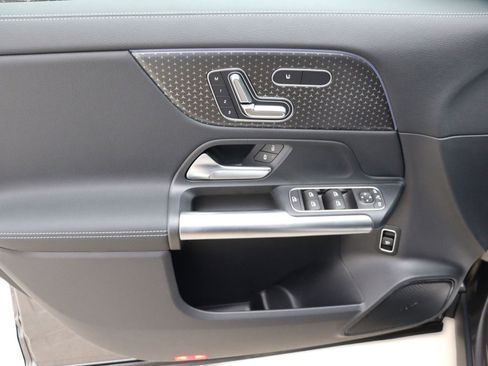 New 2025 Mercedes-Benz GLA 250 image 33