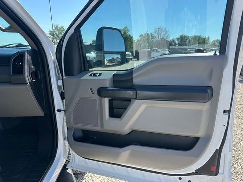 Used 2017 Ford F250 XL w/ Power Equipment Group AWD/4WD image 13