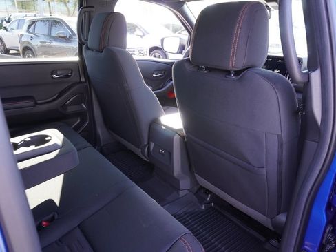 Used 2025 Nissan Frontier PRO-4X AWD/4WD image 10
