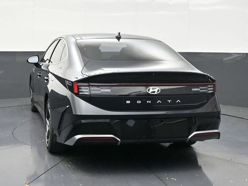 Used 2024 Hyundai Sonata SEL w/ Convenience Package FWD image 4