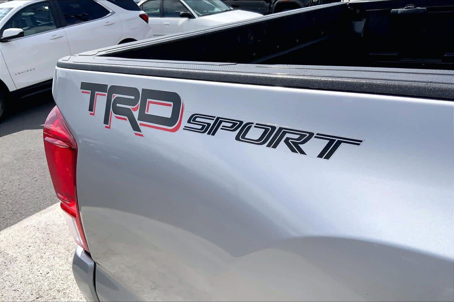 Used 2017 Toyota Tacoma 2WD Double Cab image 7