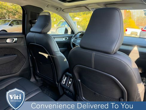 Certified 2025 Volvo XC40 B5 Core w/ Protection Package Premier image 27