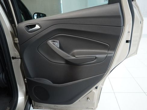 Used 2017 Ford Escape SE image 28