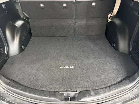 Used 2013 Toyota RAV4 LE AWD/4WD image 16