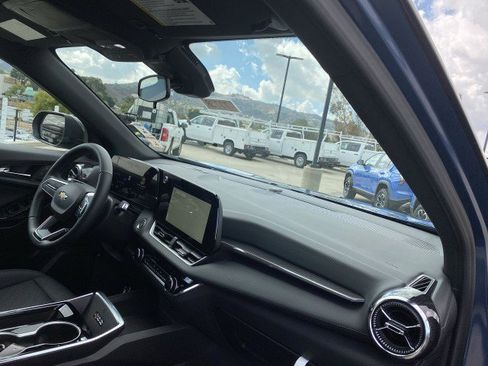 Used 2025 Chevrolet Equinox LT w/ Convenience Package II image 28