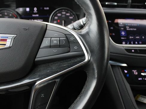 Used 2023 Cadillac XT5 Premium Luxury w/ Technology Package AWD/4WD image 14