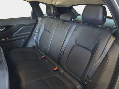 Used 2020 Jaguar F-PACE AWD/4WD image 17