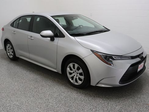 Used 2026 Toyota Corolla LE image 4
