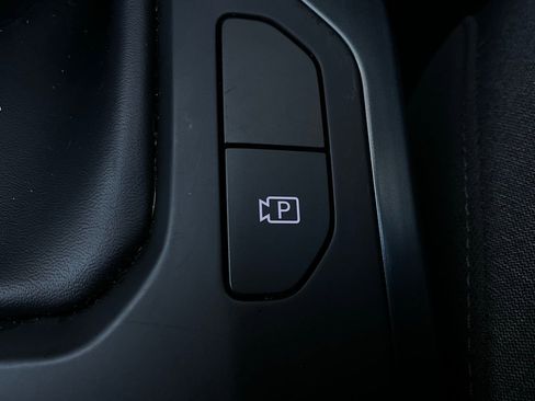 Used 2025 Kia K4 LXS image 24