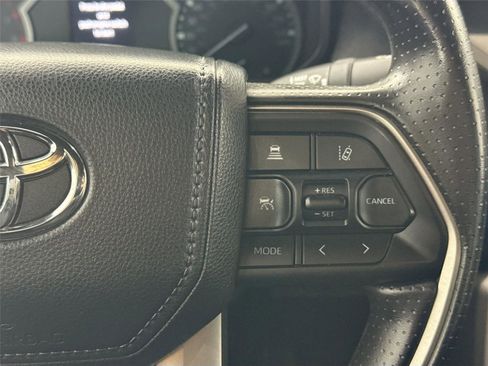 Used 2025 Toyota Tundra SR5 AWD/4WD image 18