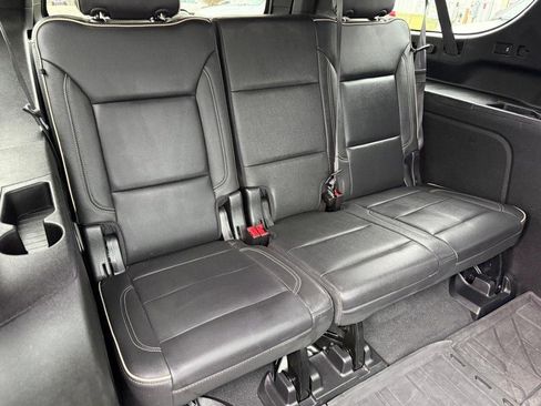 Used 2022 Chevrolet Suburban Premier image 10