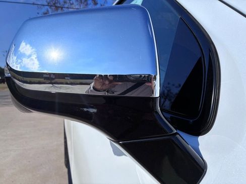 New 2026 Chevrolet Suburban Premier image 4