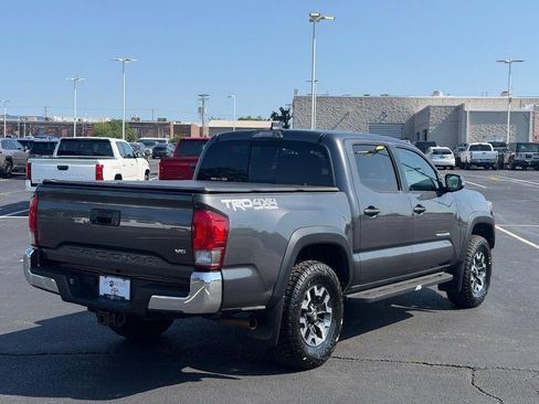 Used 2017 Toyota Tacoma TRD Off-Road w/ Tow Package (A/T) AWD/4WD image 3
