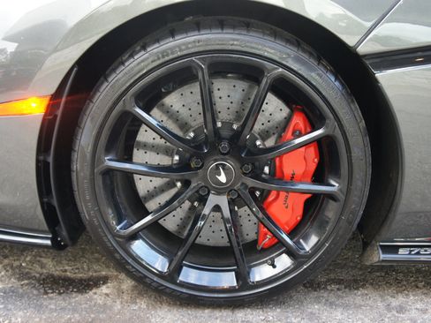 Used 2019 McLaren 570S Spider image 50