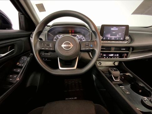 Used 2024 Nissan Rogue SV AWD/4WD image 5