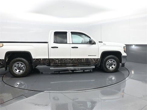Used 2018 GMC Sierra 1500 Base image 4