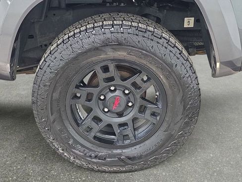 Used 2021 Toyota Tacoma TRD Sport w/ Technology Package image 29