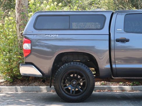 Used 2018 Toyota Tundra SR5 w/ TRD Off Road Package AWD/4WD image 10