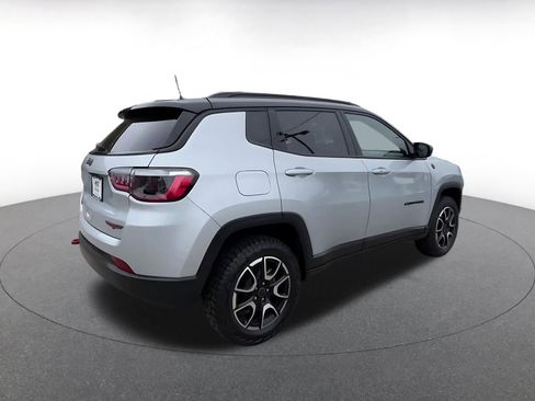 Used 2025 Jeep Compass Trailhawk AWD/4WD image 14