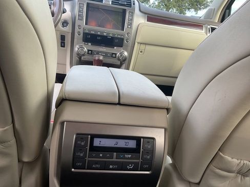 Used 2015 Lexus GX 460 image 28