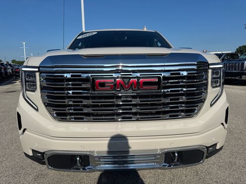 New 2026 GMC Sierra 1500 Denali w/ Denali Reserve Package AWD/4WD image 9