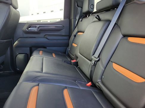 Used 2022 GMC Sierra 1500 AT4 w/ AT4 Preferred Package AWD/4WD image 13