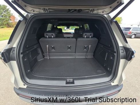 New 2026 Chevrolet Traverse Z71 w/ Driver Confidence Package image 21