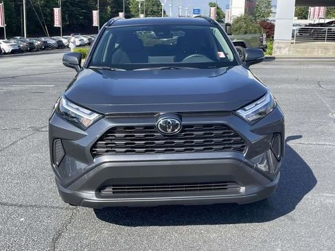 Used 2025 Toyota RAV4 XLE AWD/4WD image 2