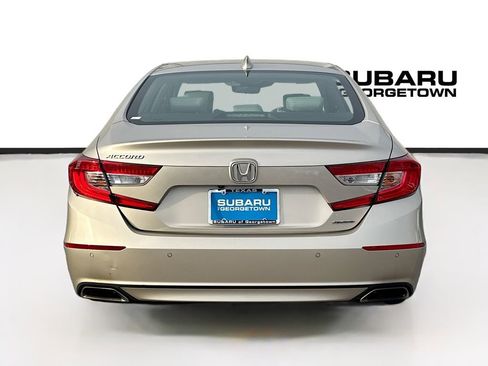 Used 2018 Honda Accord Touring image 6