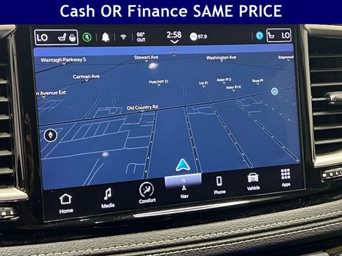 Used 2024 Chrysler Pacifica Limited FWD image 29