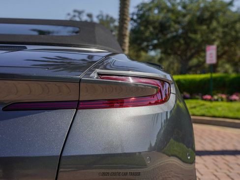 Used 2020 Aston Martin DB11 Volante image 68