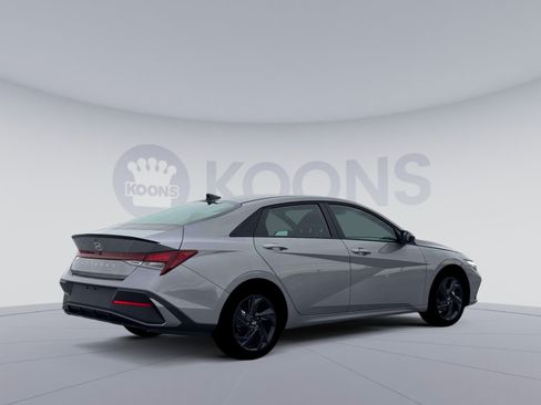 New 2026 Hyundai Elantra SEL Sport Premium FWD image 11