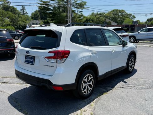 Used 2023 Subaru Forester Premium AWD/4WD image 7