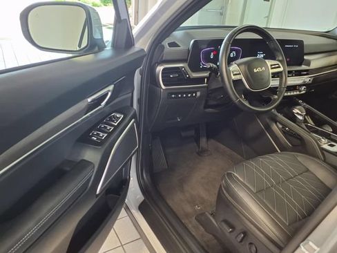 Used 2025 Kia Telluride AWD image 6