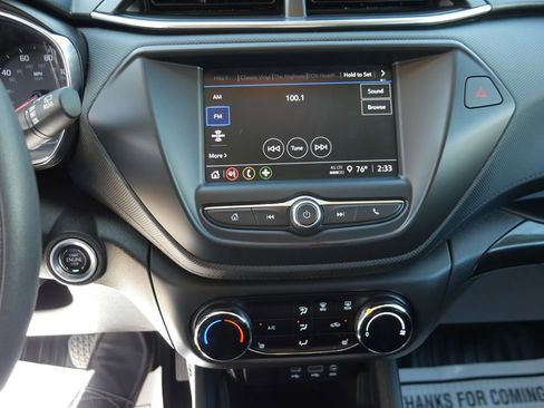 Used 2023 Chevrolet TrailBlazer LT FWD image 15
