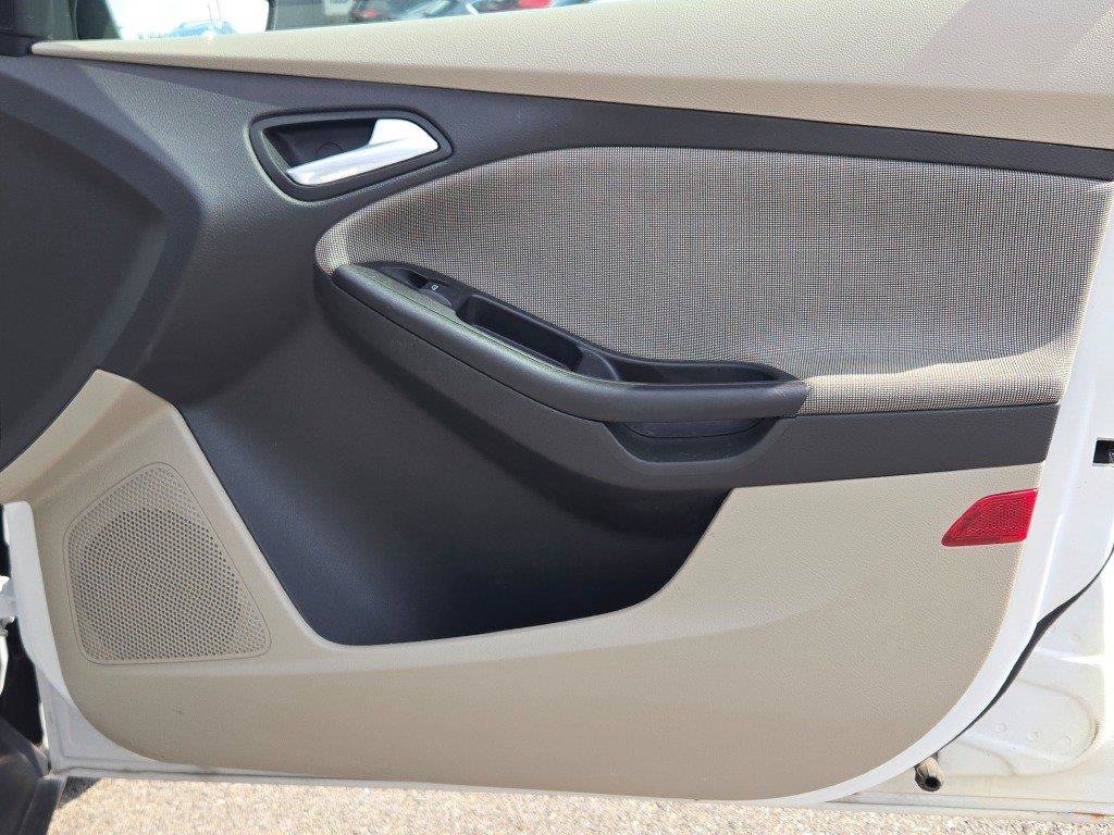 Used 2012 Ford Focus SE FWD image 6