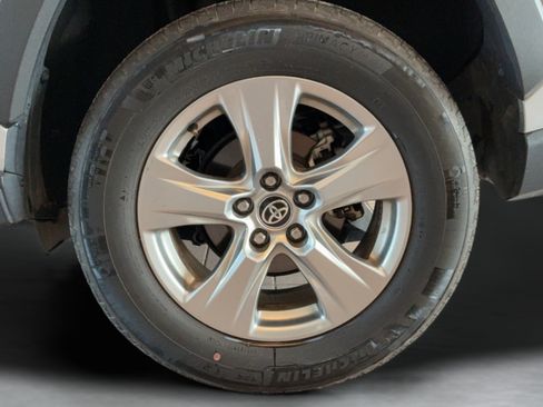 Used 2024 Toyota RAV4 XLE FWD image 42