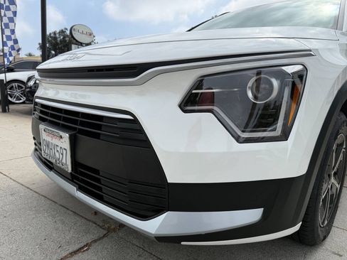 Used 2024 Kia Niro EX FWD image 13