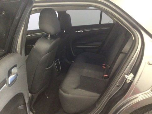 Used 2021 Chrysler 300 Touring RWD image 9