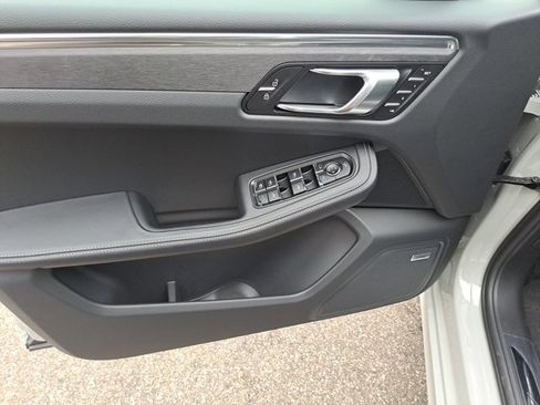 New 2026 Porsche Macan GTS image 23