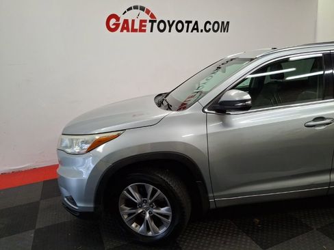Used 2015 Toyota Highlander XLE image 4