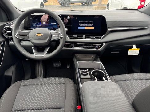 New 2026 Chevrolet Equinox LT w/ Safety and Technology Package image 7