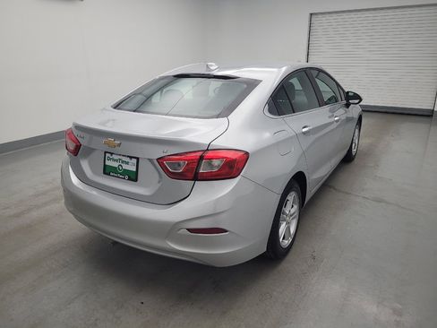 Used 2018 Chevrolet Cruze LT w/ Convenience Package FWD image 9