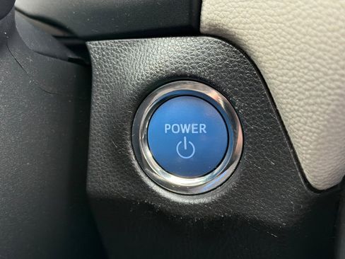 Used 2021 Toyota RAV4 XLE w/ Convenience Package image 21