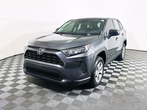 Used 2022 Toyota RAV4 LE image 7