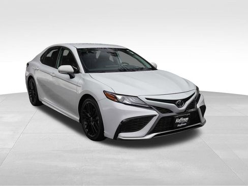 Used 2024 Toyota Camry XSE FWD image 2